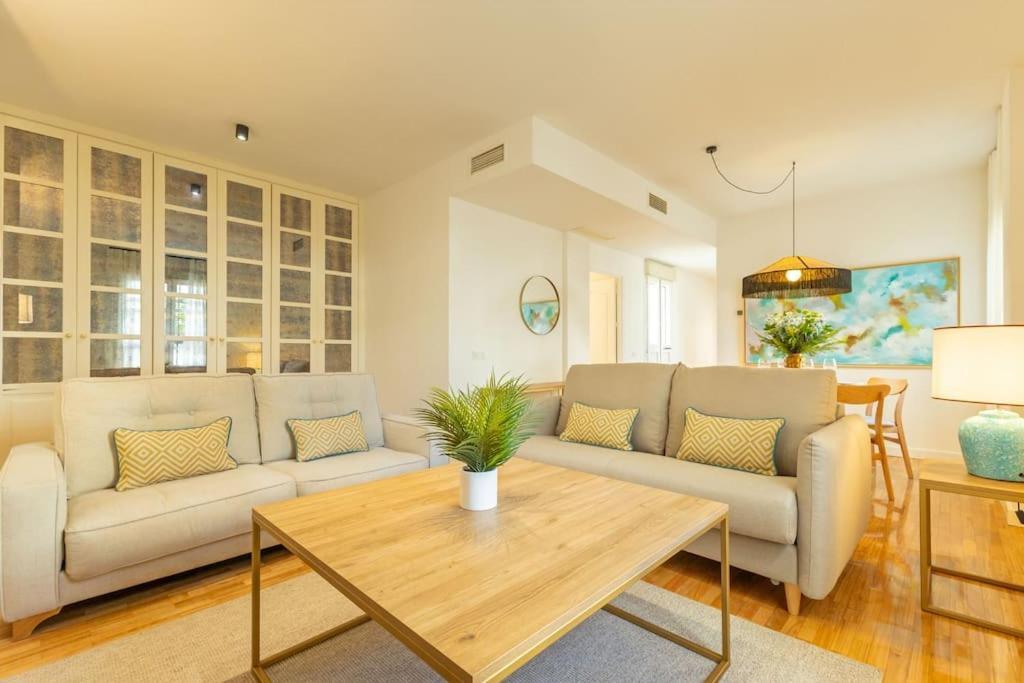 Triana Deluxe By Valcambre Apartment Sevilla Bagian luar foto