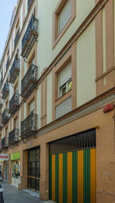 Triana Deluxe By Valcambre Apartment Sevilla Bagian luar foto