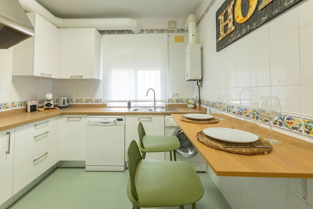 Triana Deluxe By Valcambre Apartment Sevilla Bagian luar foto