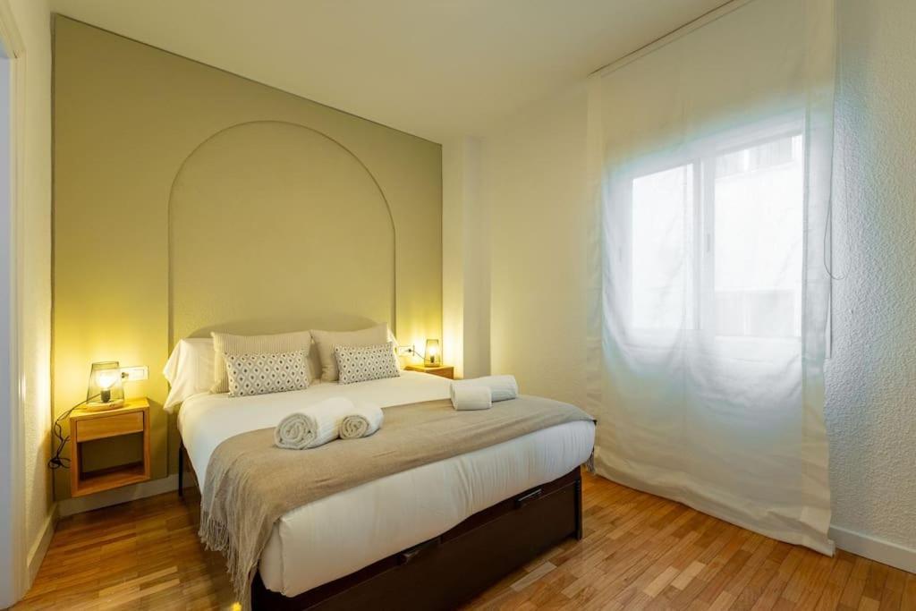 Triana Deluxe By Valcambre Apartment Sevilla Bagian luar foto