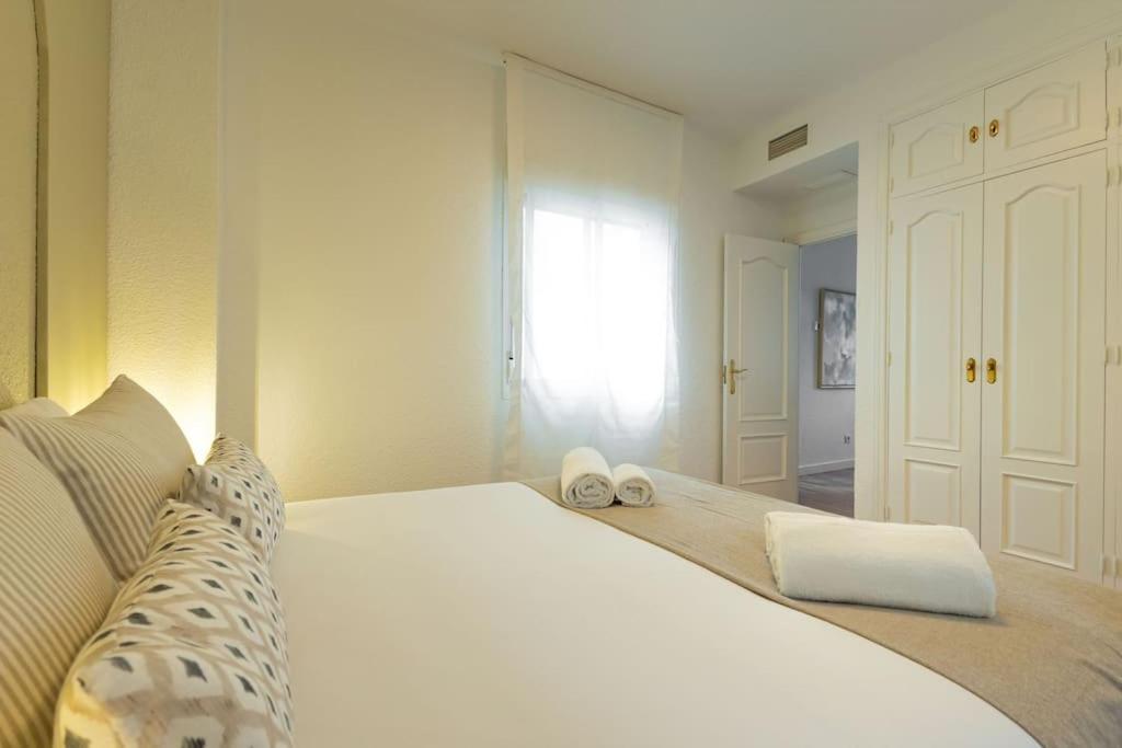 Triana Deluxe By Valcambre Apartment Sevilla Bagian luar foto